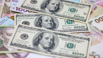 Открытие межбанка: Доллар прибавил 2 копейки