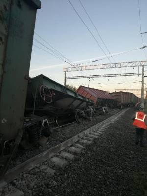 Транспортный прокурор выехал на место схода вагонов с рельс в Липецкой области