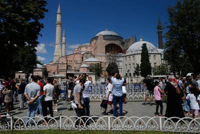 Оценена вероятность заражения коронавирусом туристов в Турции