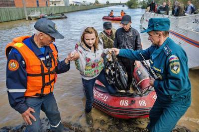 "Всё перемыло": эвакуированы пострадавшие от паводка россияне