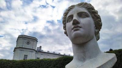 Богиня Гера вернулась в Гатчинский парк после реставрации