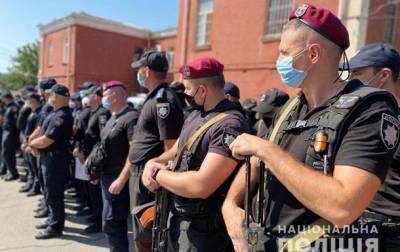 В Умань стянули сотни полицейских со всей Украины