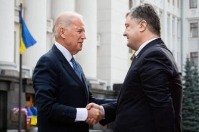 Порошенко просил Байдена поддержать безвиз для Украины, чтобы продать это украинскому народу