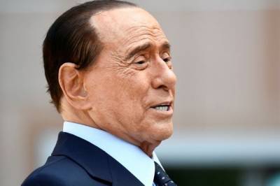Экс-премьер Италии Берлускони вернулся к работе после коронавируса