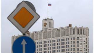 Над зданием правительства России много ворон. На борьбу с ними потратят 42 млн рублей