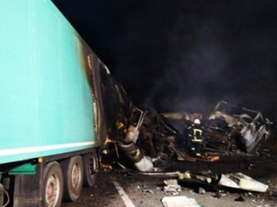 Смертельное ДТП в Николаевской области: столкнулись два грузовика