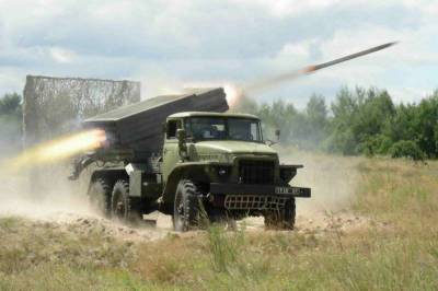 НВФ разместили "Грады" и десятки танков возле Новоселовки и Покровки