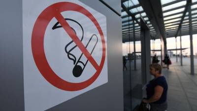 Нарколог назвал невозможным полный запрет курения в стране