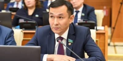 В Казахстане компартия требует простить кредиты добросовестным плательщикам