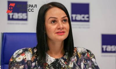 Свердловская экс-чиновница Ольга Глацких начала продавать курсы по растяжке