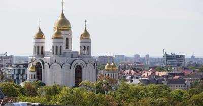 В Калининграде задержали пятерых мужчин, мывших обувь в источнике на территории храма