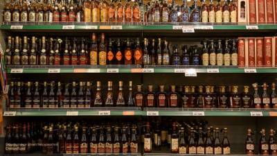 Россиянам стоит готовиться к росту цен на алкоголь и бензин
