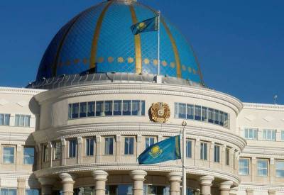 МНЕНИЕ-Казахстану, возможно, придется заплатить премию к ОФЗ для продажи рублевых облигаций -- РенКап