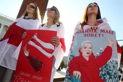 Лукашенко уличил оппозицию в эксплуатации женского образа