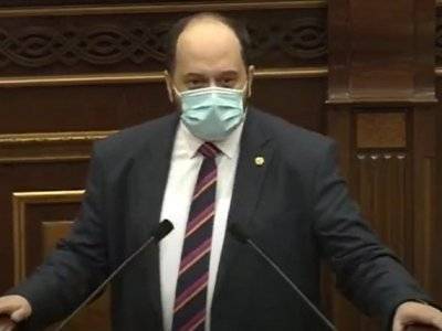 Бурные обсуждения в парламенте: Араик Арутюнян своими намеками разозлил оппозиционеров
