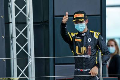 Гуан Ю Чжоу проводит тесты с Renault в Венгрии