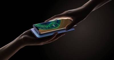 Смартфоны Huawei будут заряжаться невидимыми лазерами