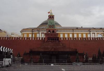 В США предложили построить копию Мавзолея и выкупить у России тело Ленина