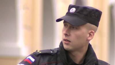 Настоящим ангелом-хранителем стал для нескольких человек полицейский из Санкт-Петербурга