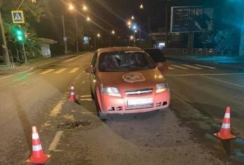 Переходивший дорогу на красный свет житель Вологды попал в больницу