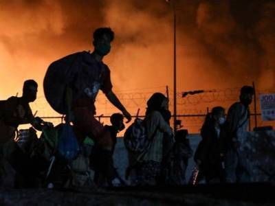 Германия примет более 1500 мигрантов из сгоревшего лагеря на острове Лесбос