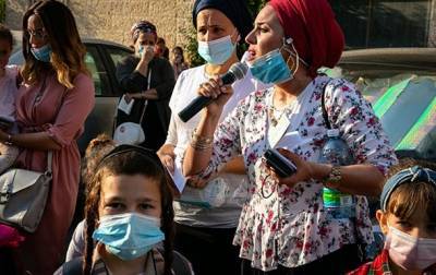 В Израиле родственники паломников-хасидов вышли на акцию протеста