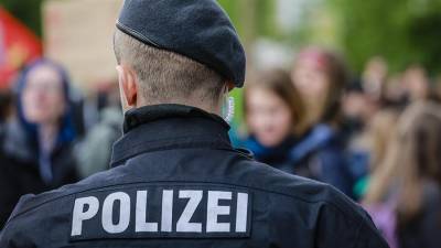 В Германии 29 полицейских отстранили из-за пропаганды нацизма