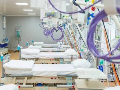 В больницах Петербурга свободно всего 8% коечного фонда для взрослых