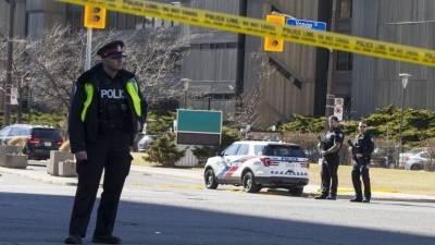 Покидая место ДТП водитель в Канаде сбил толпу пешеходов