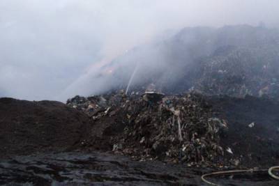 На мусорном полигоне в Янино произошел крупный пожар