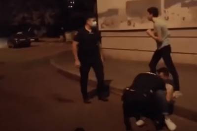В Харькове пьяные подростки подрались с копами и избили сержанта: им грозит тюрьма (видео)