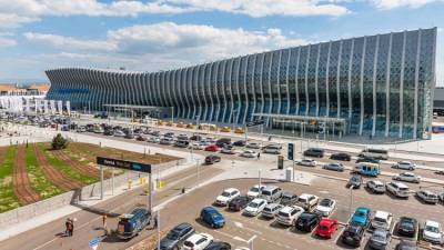 Волна победила: Симферопольский аэропорт признали красивейшим в России