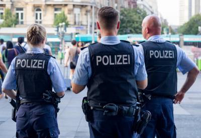 29 немецких полицейских уволены за пропаганду нацизма