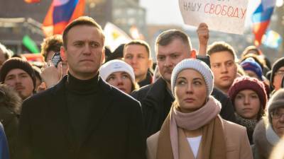Сенсационные подробности отравления Навального: откуда взялась бутылка со следами «Новичка?