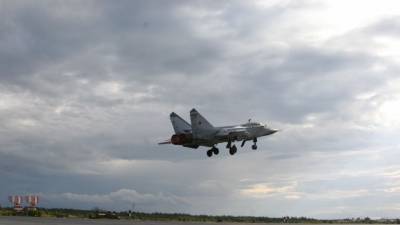 Российский МиГ-31 перехватил самолеты ВВС США над Беринговым морем