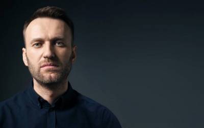 У производителя «Святого источника» об отравлении Навального говорят, что «не владеют информацией»