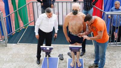 «Собираюсь улучшать результат»: сбросивший почти 10 кг за одну пробежку пенсионер из Дагестана рассказал о своём рекорде