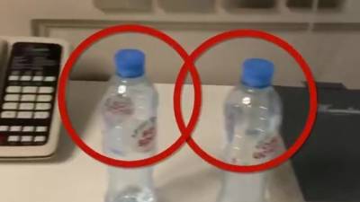 Помощники Навального объяснили, откуда взялась пластиковая бутылка с "Новичком"