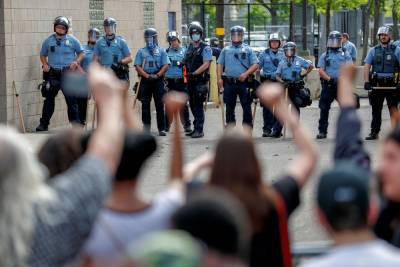 Полицию ​​Миннеаполиса просят снова вернуться к работе