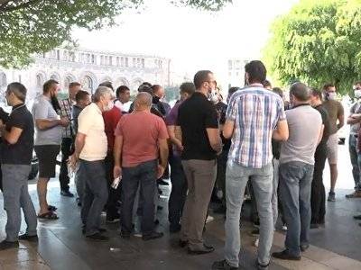 Торговцы вновь провели акцию протеста у здания правительства Армении