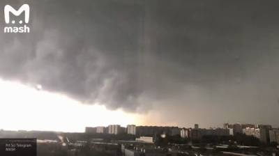 Мощная буря накрыла Москву