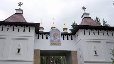 Епархия обратится в полицию из-за недопуска в захваченный монастырь на Урале