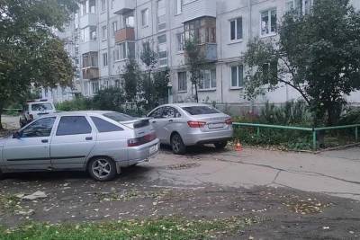 В Ижевске под колеса автомобиля попала 9-летняя девочка