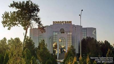 Студентов зарубежных вузов могут отчислить из-за дефицита валюты в туркменских банках