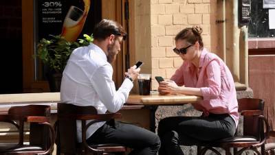 Официантов почти отменили: в ресторанах Петербурга ввели заказ через смартфон