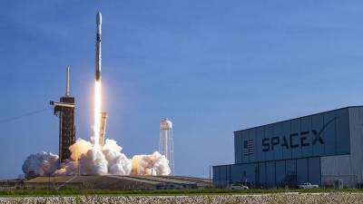 SpaceX перенесла запуск очередной группировки спутников из-за метеоусловий