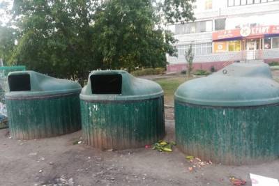 В Оренбурге продолжают ставить мусорные контейнеры, к которым нельзя подойти