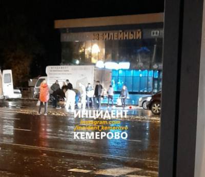 В Кемерове автомобиль сбил 59-летнюю женщину на пешеходном переходе