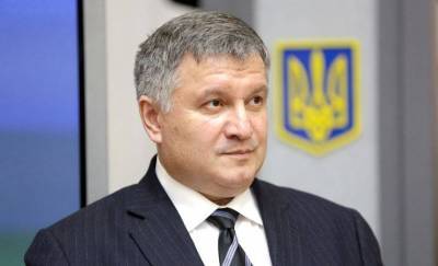 Глава МВД Украины призвал Лукашенко «попить водички» и успокоиться