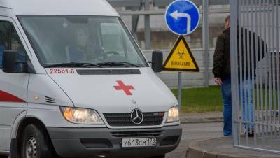 СМИ сообщили о сокращении зарплат врачам Боткинской больницы
